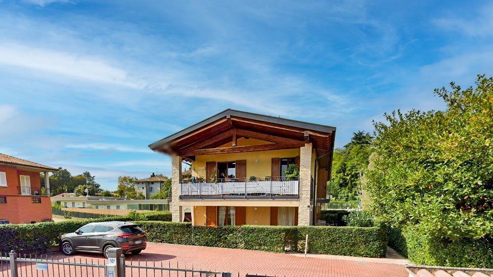 Apartment for sale in Soiano Del Lago, Lombardia for 350,000€ CASA